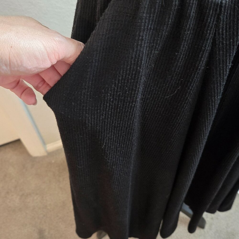 Torrid - Knit Black Dress with pockets - Size 00 (Medium/10) - Well loved - Picture 4 of 4